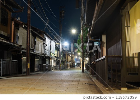 日本京都東山區八坂周圍的夜景 119572059