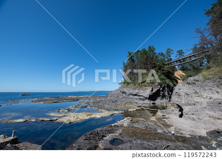 岩門、藍天、大海的岩石區 岩門、藍天、大海的岩石區 119572243