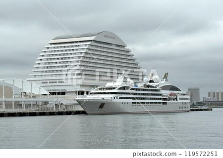 Stylish yacht-like small cruise ship Le Soléal 119572251