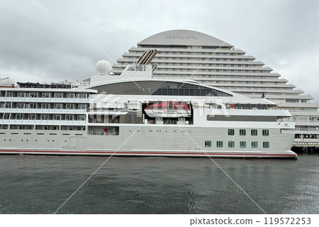 Stylish yacht-like small cruise ship Le Soléal 119572253