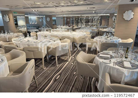 Stylish yacht-like small cruise ship Le Soléal 119572467