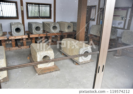 Tatsunokuchi Water Stone Pipe Exhibition Hall (Kurobe City, Toyama Prefecture) 119574212
