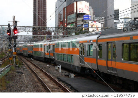 Chuo Rapid Line E233 series Green Car x 4-car deadheading train 119574759