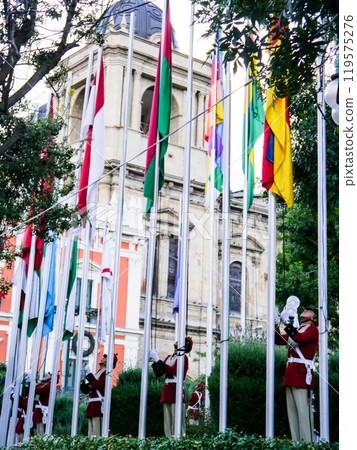 A view of the Bolivian city of La Paz with many flags flying 119575276
