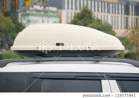 Utilizing a Roof Cargo Box on your SUV for Exciting Travel Adventures and Exploration Utilizing a Roof Cargo Box on your SUV for Exciting Travel Adventures and Exploration 119575941
