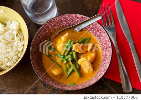 Chicken with red curry and green beans with rice Chicken with red curry and green beans with rice 119577066