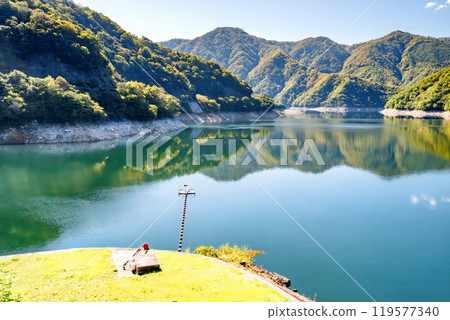 Kuzuryu Dam in early autumn 119577340