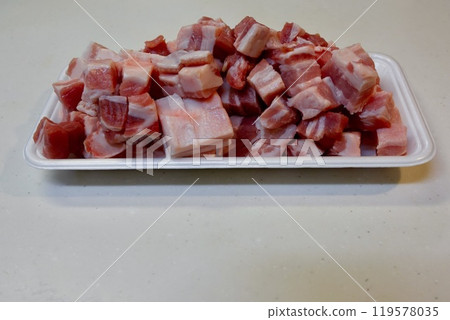 After dicing the pork belly 119578035