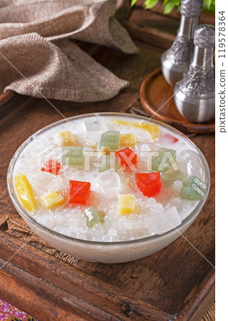 bubur cha cha dessert  119578364