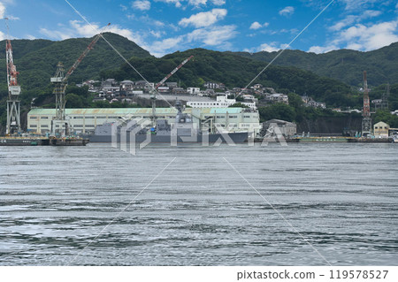Nagasaki Port, Mitsubishi Heavy Industries Nagasaki Shipyard Tategami Factory, Escort ship, Nagasaki City 119578527