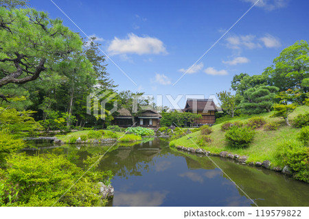 奈良風景優美的依水園，俯瞰柳生島和孝心亭 119579822