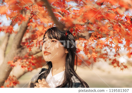 秋葉和婦女 119581307