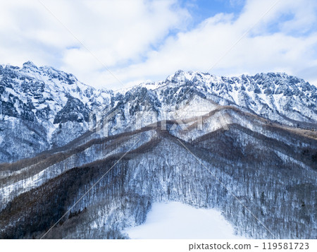 Kagamiike Pond and the Togakushi mountain range in winter (drone aerial photography) Togakushi, Nagano City, Nagano Prefecture 119581723