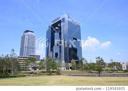 Umekita Park, a hub where greenery and innovation come together - Grand Green Osaka 119583035