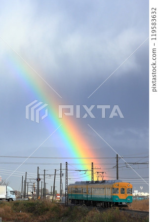 Toyama Chiho Railway Tateyama Line: Pumpkin-colored train and a rainbow after the rain Toyama Chiho Railway Tateyama Line: Pumpkin-colored train and a rainbow after the rain 119583632