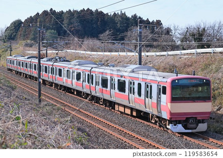 E531系列紅色電動列車在常磐線運行 E531系列紅色電動列車在常磐線運行 119583654