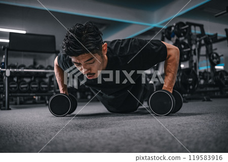 Sports gym, 40s, male, strength training Sports gym, 40s, male, strength training 119583916