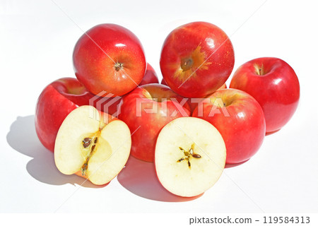 Apple (Cheeky) 119584313