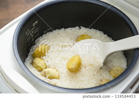 Delicious chestnut rice - rice cooker 119584453