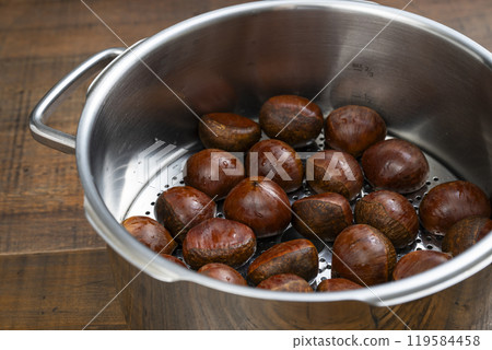 用高壓鍋蒸栗子 用高壓鍋蒸栗子 119584458