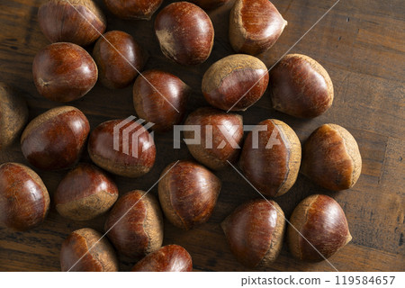 Raw chestnut Raw chestnut 119584657