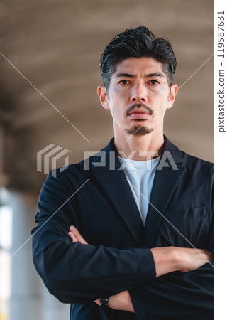 Men wearing setup 119587631