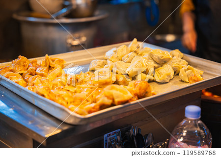 Mandu(餃子),首爾廣藏市場的街頭小吃 Mandu(餃子),首爾廣藏市場的街頭小吃 119589768