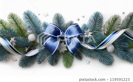 用藍色和白色裝飾品裝飾的聖誕樹枝邊框花環 119591223