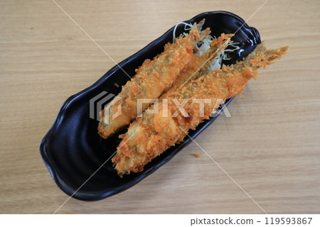 新鮮油炸的天然香魚 119593867