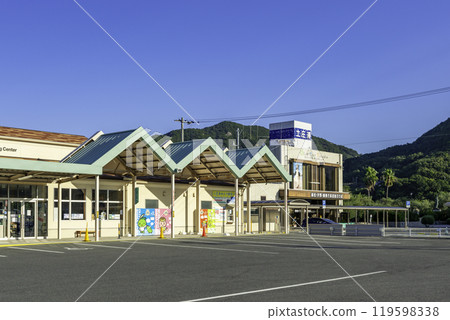 小豆島土莊港遊客中心及高速船碼頭 香川縣土莊町 119598338