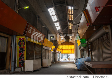 Interior of Ginteng Market in Tobata Ward 119598540