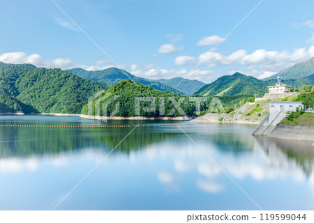 Bright green reflected in the dam lake - Minakami Town, Tone District, Gunma Prefecture 119599044