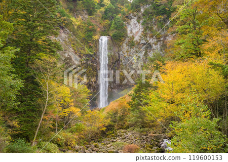 平湯大瀧的秋天（奧飛驒溫泉鄉/平湯溫泉） 119600153