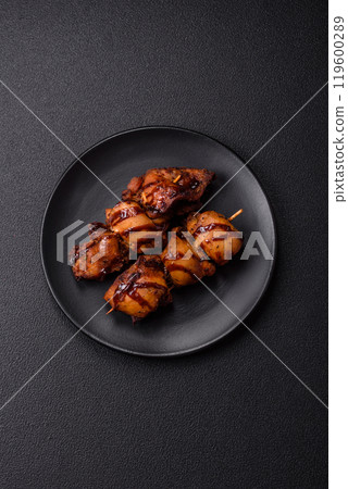 Grilled chicken or turkey shish kebab with salt, spices and herbs 119600289