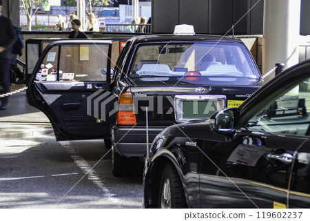 Taxi waiting for customers Taxi waiting for customers 119602237
