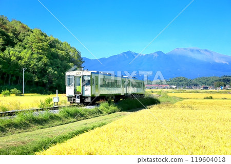JR Koumi Line train and Mount Asama 119604018
