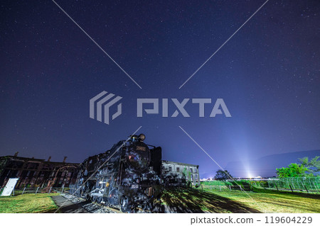 Steam locomotive, Bungomori engine shed and starry sky 119604229