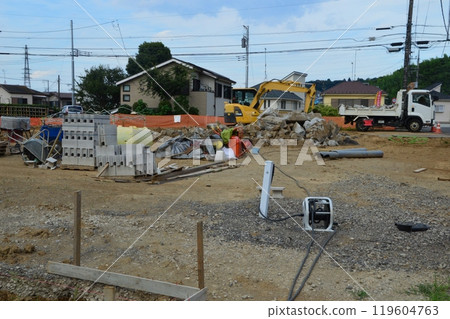 東京近郊八王子市的住宅建築工地 119604763