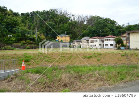 東京近郊八王子市的住宅建築工地 東京近郊八王子市的住宅建築工地 119604799
