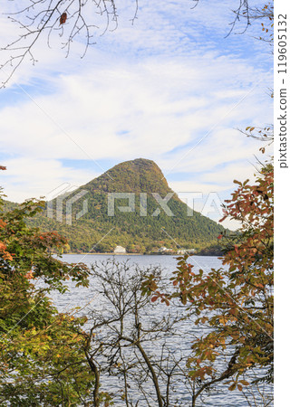 榛名山、榛名湖、秋天、秋葉、烏帽岳 119605132