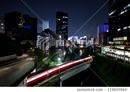 Marunouchi Line subway crossing the Kanda River Marunouchi Line subway crossing the Kanda River 119605664