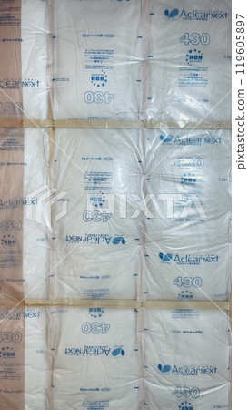 新建獨棟住宅需要隔熱材料來創造舒適的居住環境。 新建獨棟住宅需要隔熱材料來創造舒適的居住環境。 119605897