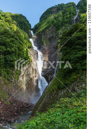 富山縣立山町稱為瀑布和半之木瀑布,日本最高的瀑布 富山縣立山町稱為瀑布和半之木瀑布,日本最高的瀑布 119607386