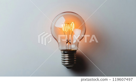 發出暖色光的白熾燈泡 119607497