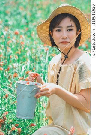 草莓蠟燭採花 119611620