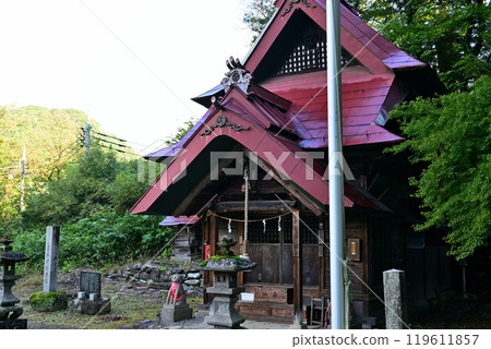 Komochi Shrine, shrine building, Kamimaki, Minakami Town, prefecture designated important cultural property Komochi Shrine, shrine building, Kamimaki, Minakami Town, prefecture designated important cultural property 119611857