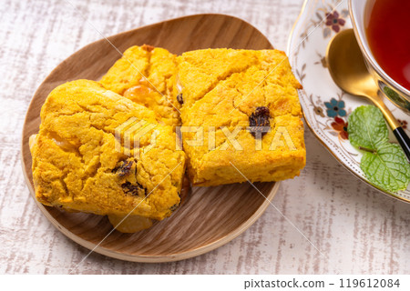 Pumpkin Raisin Scones 119612084