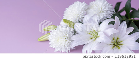 百合和菊花插花 119612951