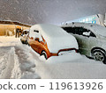 Cars in Hokkaido covered in heavy snow 119613926