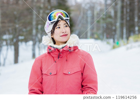 Woman enjoying winter leisure 119614256